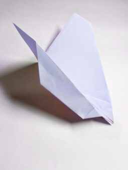 origami-fun-flyer-airplane